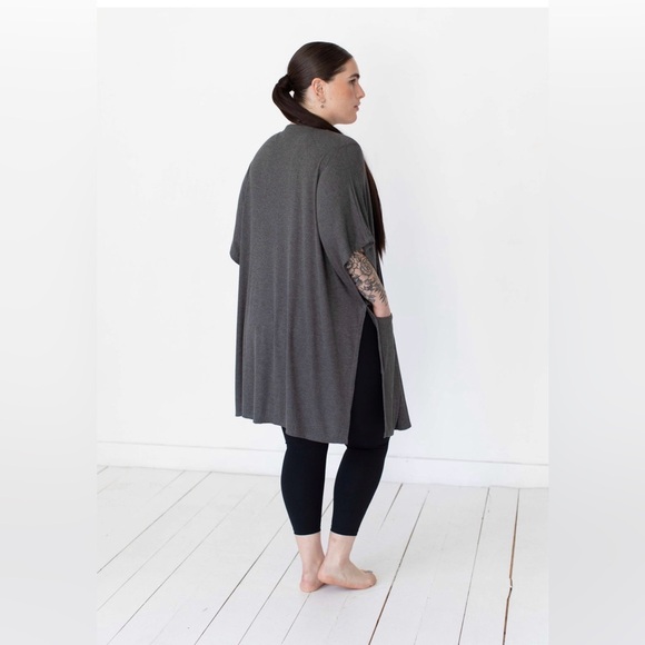 SAVVI Nina Ribbed Kimono OS - Picture 3 of 8